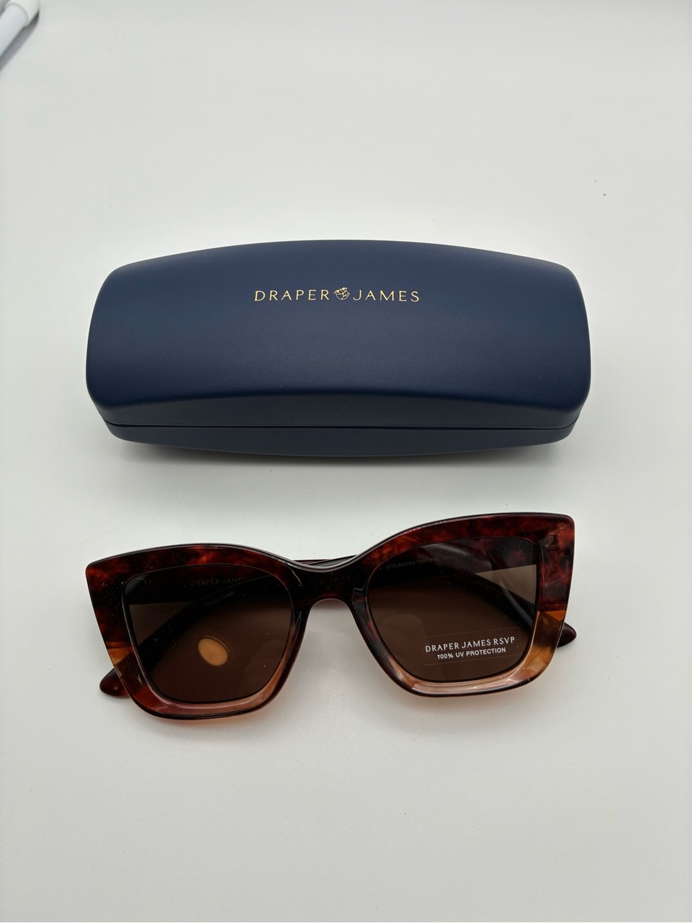 New Draper James Tortoiseshell Cat-Eye Sunglasses with Brown Lenses with case
